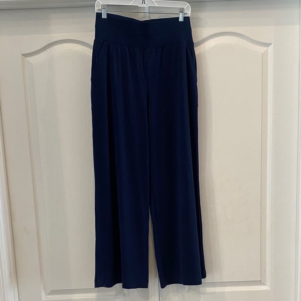 Lou & Grey Navy Wide-Leg Pull-On Athletic Pants. - Picture 7 of 7